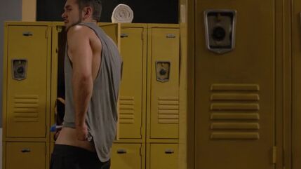 Ebony Ts Gets Analed In The Gym's Changing Room