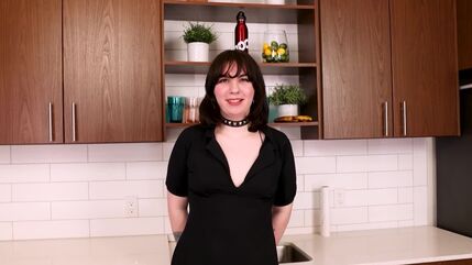 Dark Scarlett: Femout.xxx