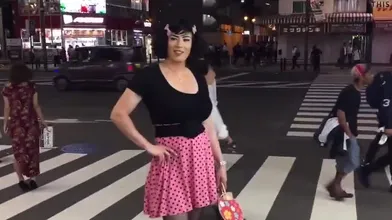 Maeva French Punlic Flashing Handsex Gigantic Vegetable